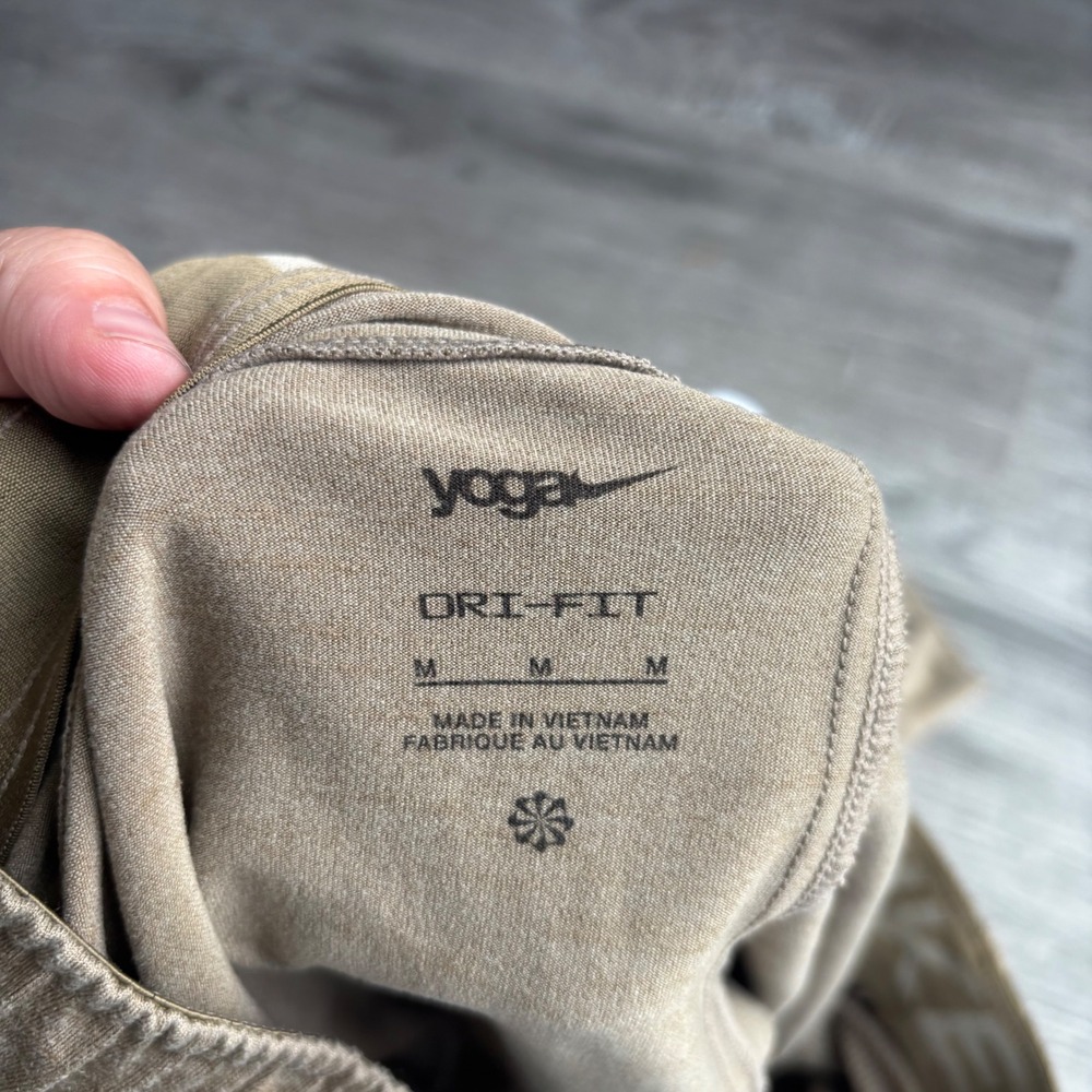 Nike Yoga Dri-FIT Men's Jogger Pants Tan Size Medium - Picture 3 of 5
